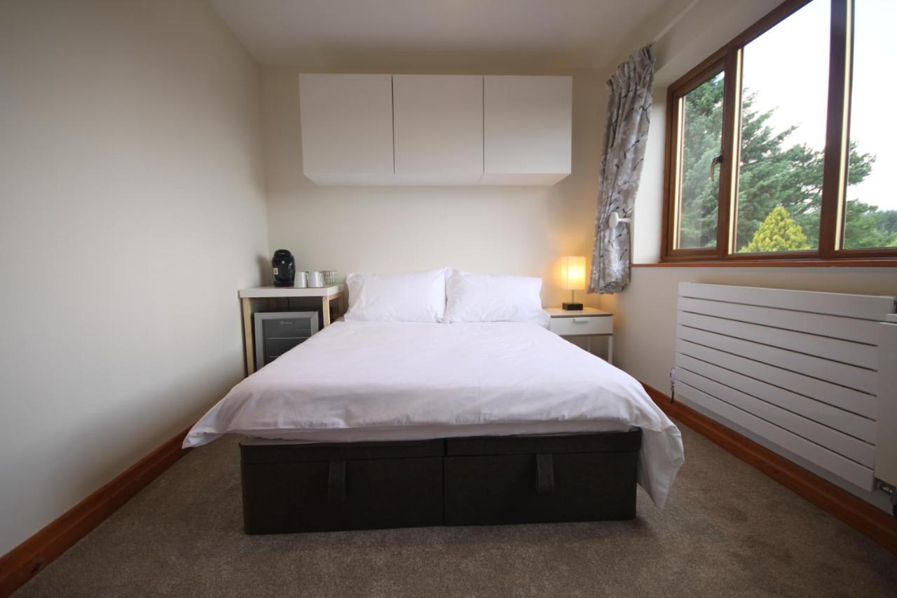 Vale View Bed & Breakfast Ffrith Екстериор снимка