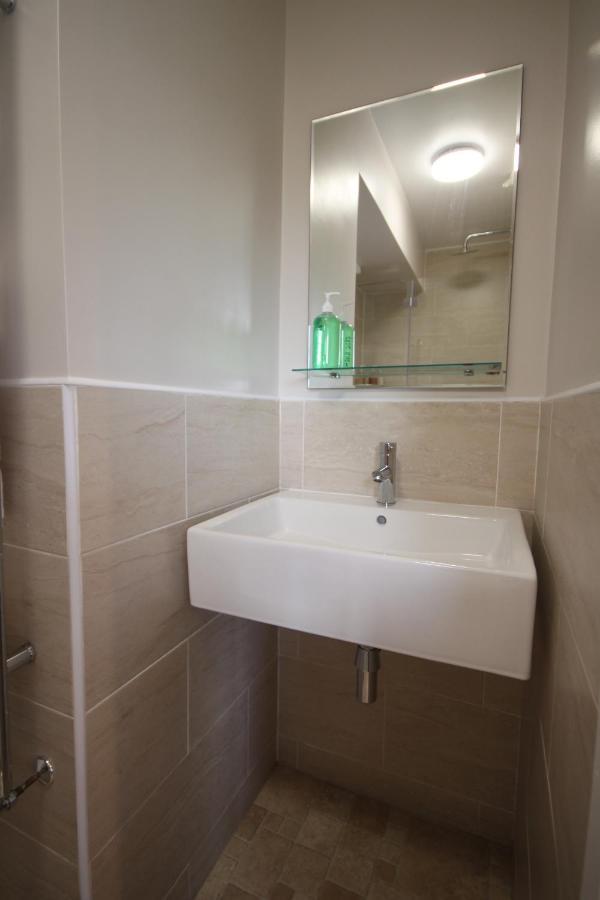 Vale View Bed & Breakfast Ffrith Екстериор снимка